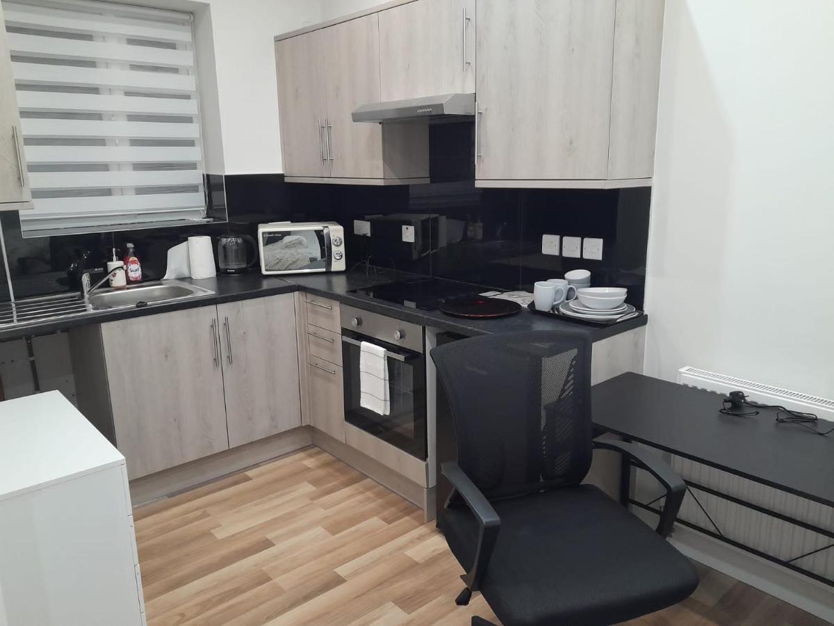Mia Residence - Entire Studio Apartment - City View - London - Next To Ealing Broadway Station מראה חיצוני תמונה