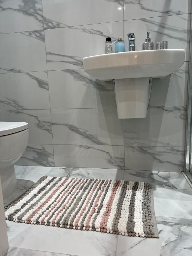 Mia Residence - Entire Studio Apartment - City View - London - Next To Ealing Broadway Station מראה חיצוני תמונה