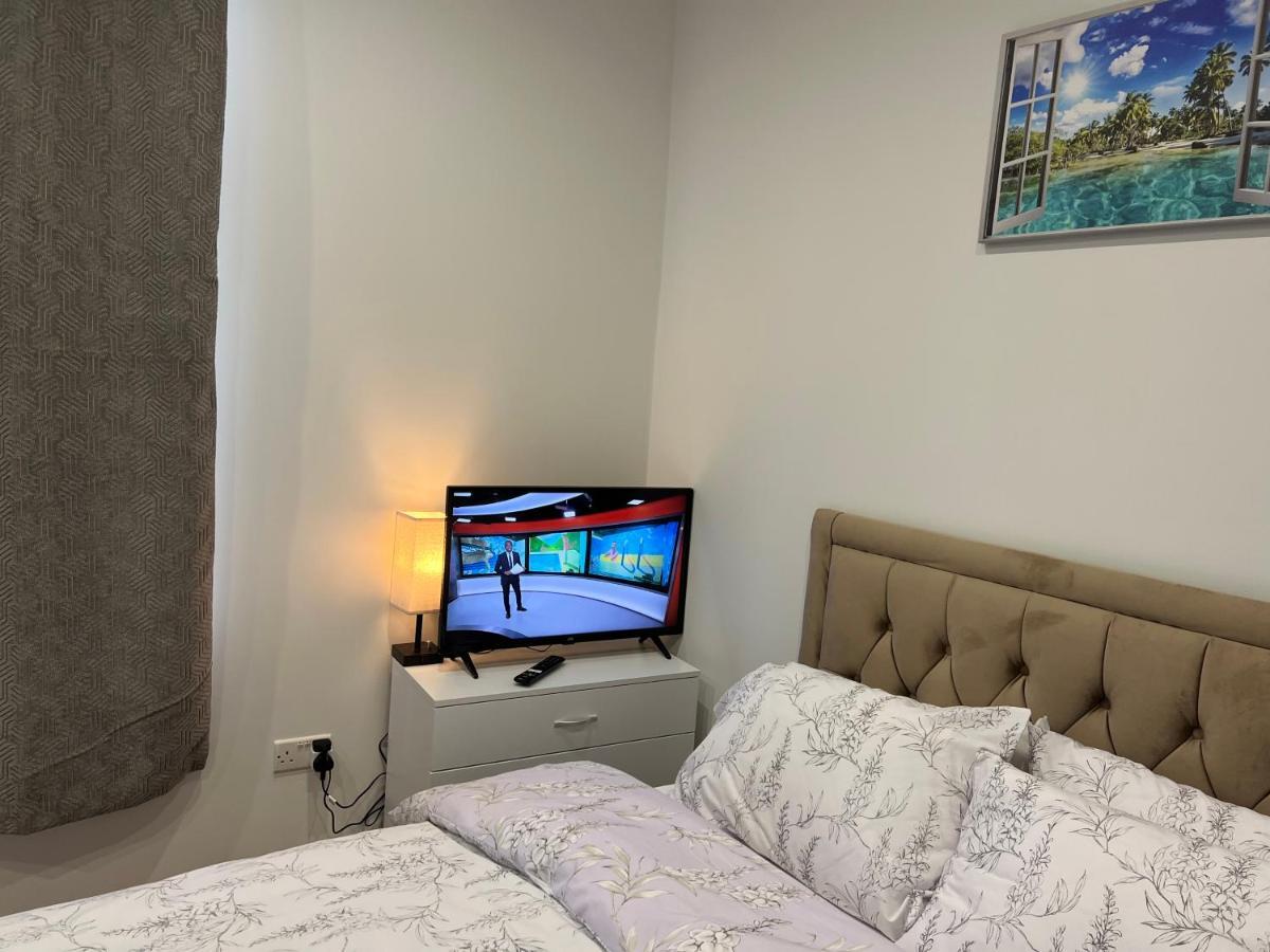 Mia Residence - Entire Studio Apartment - City View - London - Next To Ealing Broadway Station מראה חיצוני תמונה