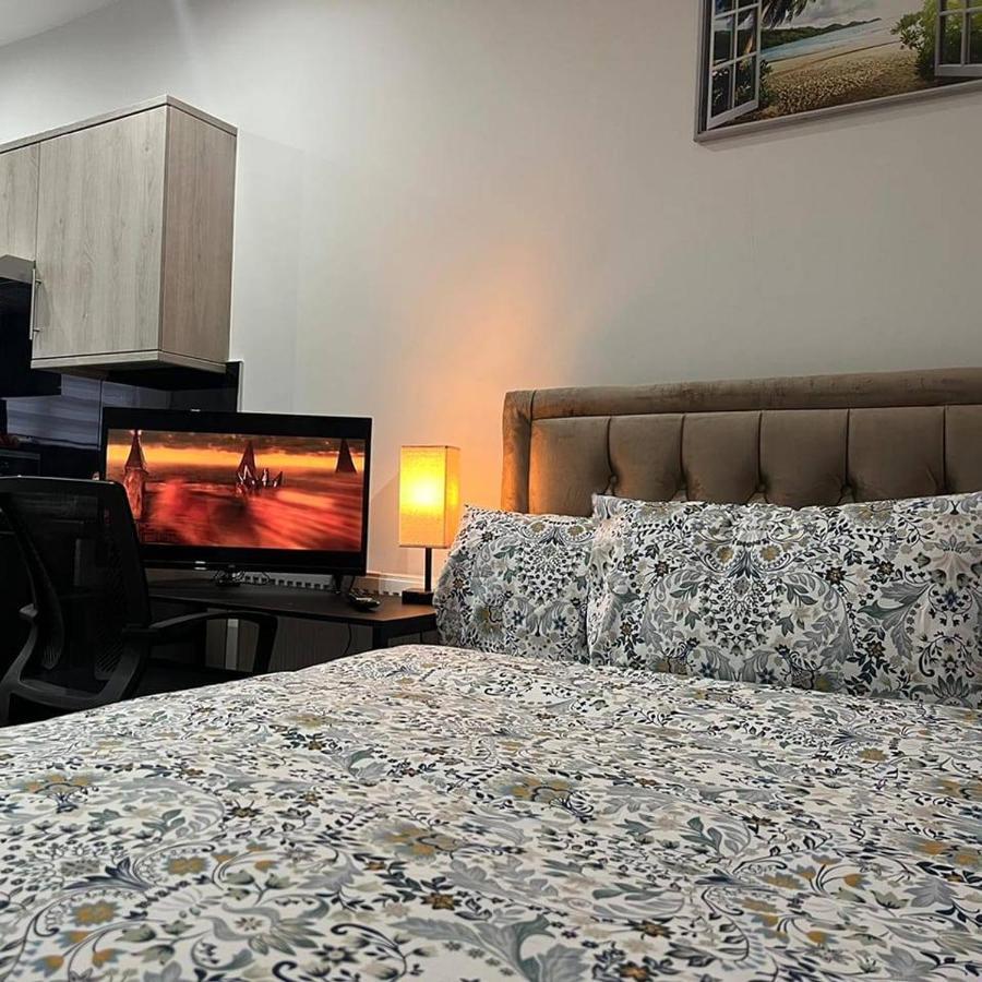 Mia Residence - Entire Studio Apartment - City View - London - Next To Ealing Broadway Station מראה חיצוני תמונה